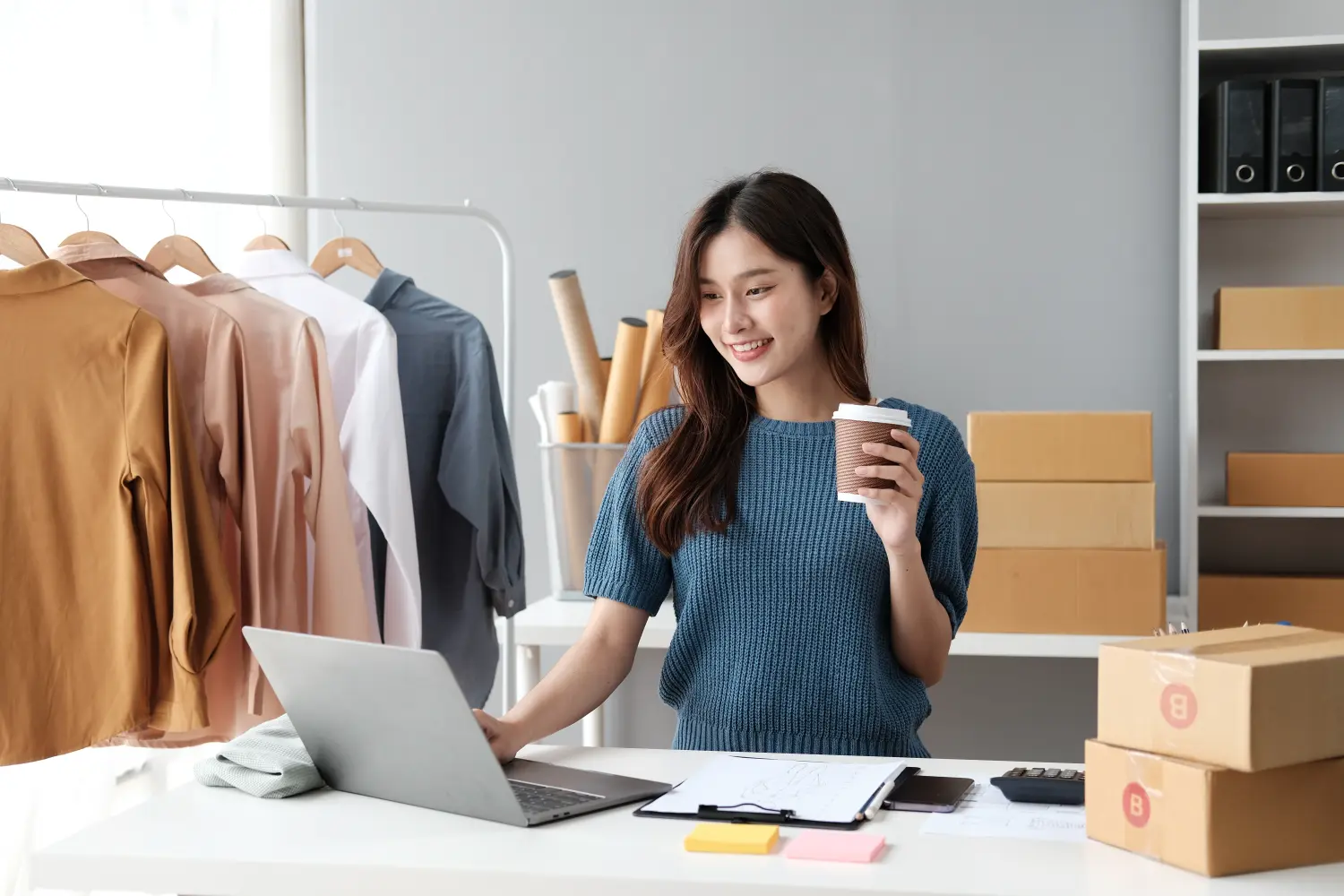 startup-girl-small-sme-business-owners-work in ecommerce